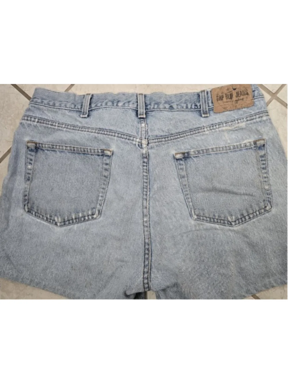 Womens Gap jean shorts relaxed fit w36 L32